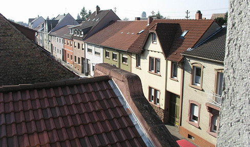 !provisionsfrei+WG-geeignet helle hochwertig sanierte 4 ZKB Altbauwohnung in Seckenheim