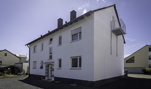 *1-room apartment*
*No agency fees*
*Balcony*
*Air conditioning*
*Like new*
*Top floor*
*Niederwerrn* (This likely refers to a location, but without more context, it's difficult to translate definitively. It might be a town or district name.)