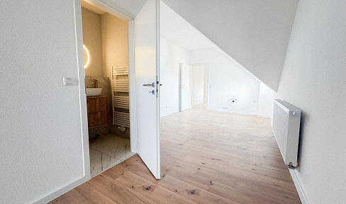 First occupancy after complete renovation | Stylish 2-room apartment in a historic building | No commission fees.