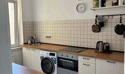 Rüttenscheid, central location, 3rd floor with a small balcony.