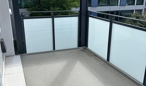 Renovated apartment near Glinde market square, featuring a large balcony.