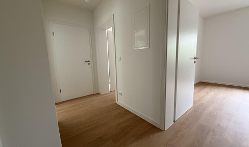 Kernsanierte 2-Zimmer-Wohnung im EG mit Fußbodenheizung und Stellplatz