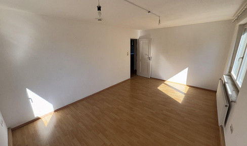 Günstige 3-Zimmer-Wohnung (ca. 63 m2)mit Einbauküche in ruhiger Wohnlage von Lichtenau!