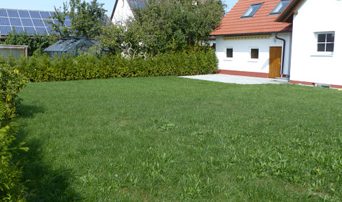 Excellent 6-room apartment, 130 square meters, with a 300 square meter garden. Includes a single garage, balcony, and terrace.