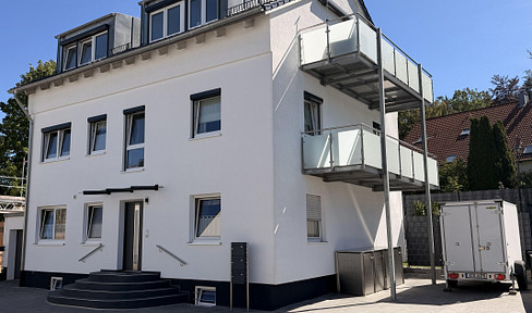 Mehrfamilienhaus mit 3 Wohneinheiten in Aystetten – Eigennutzung oder Vermietungsmöglichkeiten
