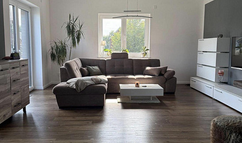 Modern 3-room apartment with balcony.