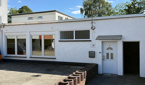 Crafts and Trades: Office space with an adjacent storage area in Dortmund-Mengede.