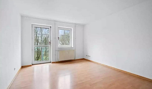 Charming 1-bedroom apartment in Konstanz, with parking space and fitted kitchen.