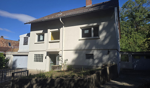 Detached two-family house in a quiet residential area in Heidelberg-Handschuhsheim.