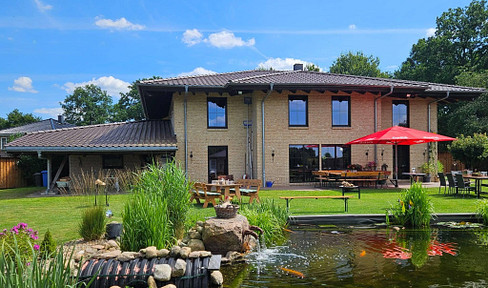 Großes mediterranes Haus auf 7.500 m² Grundstück