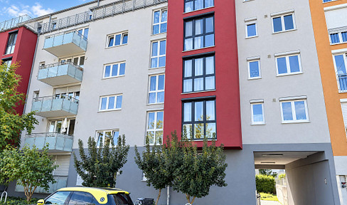 Commission-free: Brand new, unfurnished 2-room apartment with balcony, cellar, and underground parking, built in 2010, located in the eastern part of the city.
