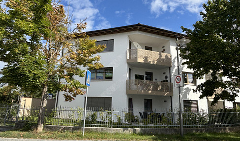 Moderne 3-Zimmer-Erdgeschosswohnung mit ca. 150 m² Garten und Terrasse zentral in Geiselhöring