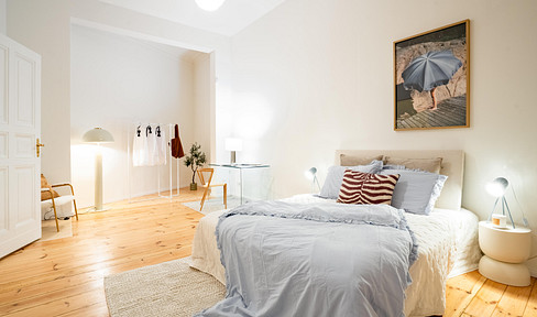 *NO COMMISSION* High-quality renovated 2-room apartment with a terrace in the popular Bötzowkiez!