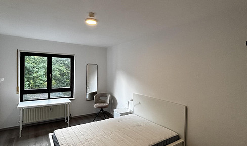 Close to the university and ready to move in: Cozy, fully-equipped studio apartment.