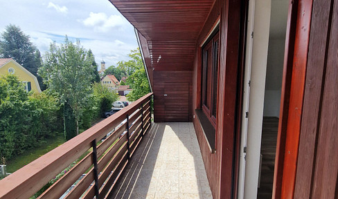 Apartment in the attic with a south-facing balcony.