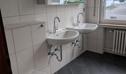 Spacious 3.5-room apartment with a large terrace and garage in Harsum.