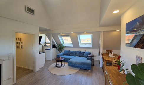 High-quality 3.5-room attic apartment, available without commission or agent fees, with potential for further development in the attic space.