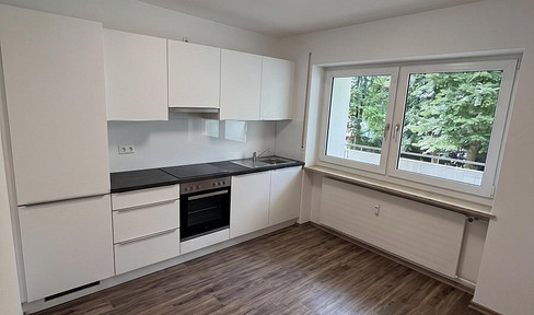 Kernsaniere 3 Zimmer Wohnung mit Küche und sonnigem Balkon