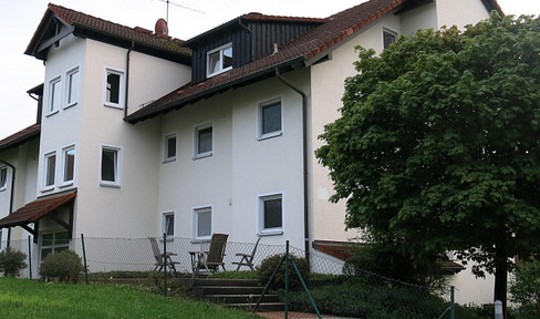 3 Zimmerwohnung mit großzügigem Grundriß, Schwedenofen und Terrasse