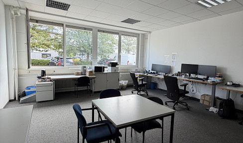 Helle Bürofläche ca. 100 m² – mit 3 Räumen und Stellplätzen