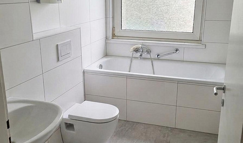 Modernized apartment with 2.5 rooms, a balcony, and access to a garden (Unterstr. 72).