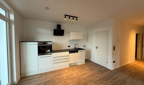 Wunderschöne 3 Zimmer-Wohnung in Hof mit Balkon und Küche