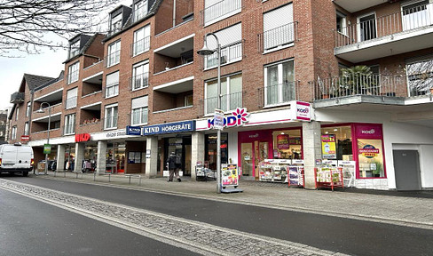 Retail space in the center of Pulheim, in a high-traffic location.
