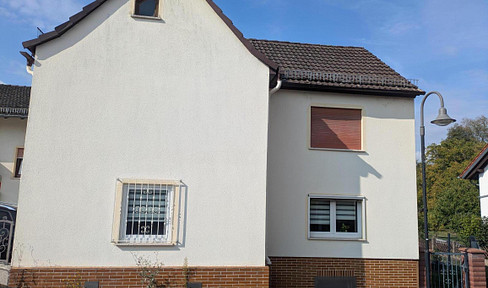 130 square meter, 5-room apartment with a house and garden, located in a suburb of Ranstadt.