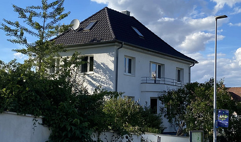 Detached house in the villa style of the 1930s - for sale by owner.