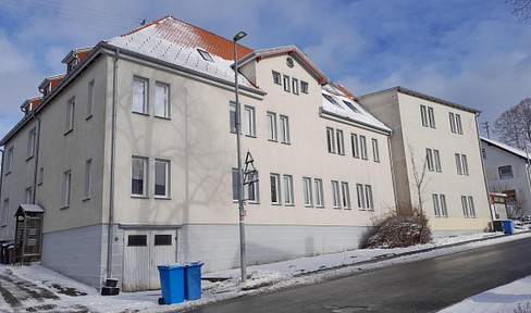 Geräumige 3,5-Zimmer-Wohnung mit Balkon, Garten und Stellplatz