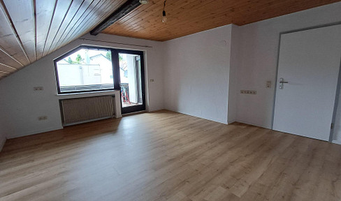 Cozy 4-room apartment in the attic available for rent in Biberach.
