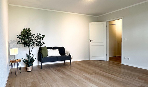 Frisch renovierte 1‑Zimmer-Wohnung mit Einbauküche und ruhiger Innenhofterrasse