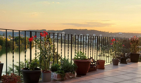 Spacious and luxurious property with stunning, unobstructed views of the Moselle River, located in a prime area.