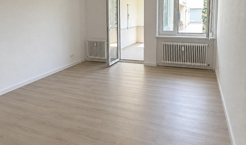 Erstbezug nach Sanierung, moderne 3-Zimmer-Wohnung mit Südloggia und 2 Stellplätzen in Englschalking