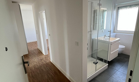 Modernisierte, helle 2-Zimmer-Wohnung mit Wohnküche
