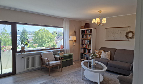 Well-maintained 3-room apartment with a beautiful view.