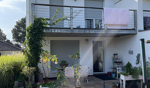 Spacious terraced house in a prime location, for sale. Plenty of space!