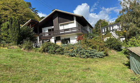 Ruhig am Waldrand gelegenes EFH mit Blick über BID-Wallau