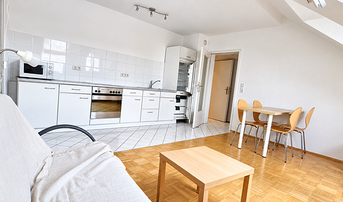 Beautiful, partially furnished 2-room apartment in a central, quiet location.