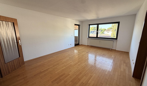 Bright 2-room apartment, new bathroom, new kitchen, close to the subway.