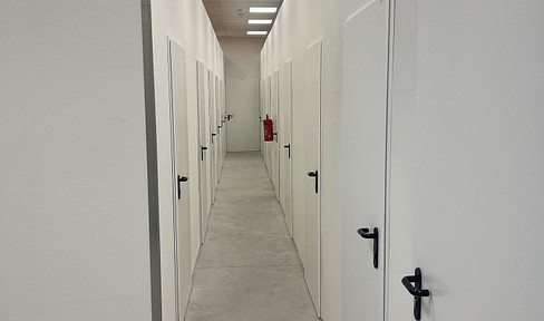READY-MADE SELF-STORAGE FACILITY - 29 STORAGE UNITS - WALSCHLEBEN, NEAR ERFURT.