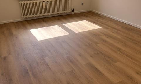 Renovated 3.5-room or 4-room apartment with a balcony, located in the center of Weiden.