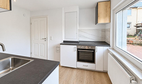First occupancy after renovation - Modernized house with 5 rooms, a conservatory, and a garden.