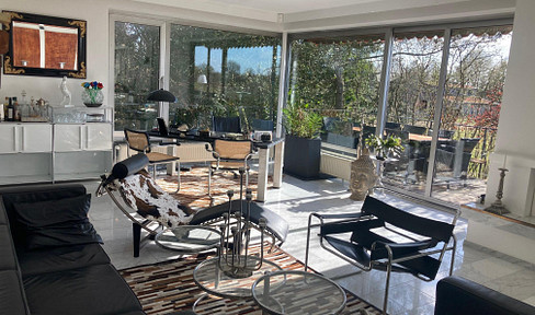 4,5 Zimmer Wohnung: Lichtdurchflutet, großzügig mit eigener Dachterrasse und Einbauküche