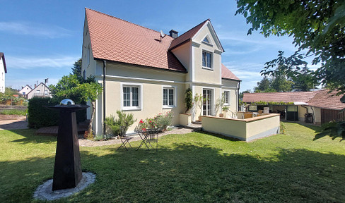 Charming single-family home, perfect for settling in and feeling at home - and available without any commission fees!