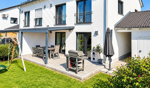 Modern semi-detached house in Postau – 137 m² with garden, terrace, and garage.