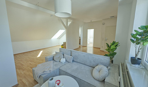 Stadt-Apartment: HELL, RUHIG & ZENTRAL (=> 5 min Jahnplatz)