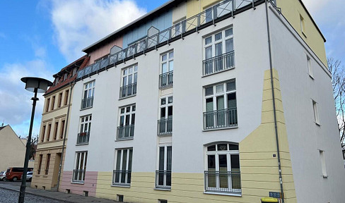 Well-maintained 2-room apartment in a prime location in the historic center of Wismar.