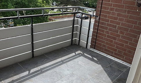 4 Zimmer Wohnung mit Balkon und Tiefgaragenstellplatz