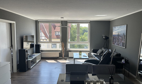 Bright 2-room apartment with a spacious living area and a parking space in the underground garage, located in Witten Annen.